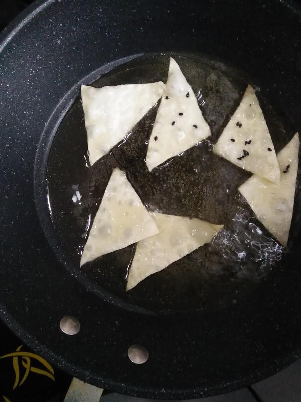 炸炒手皮的做法-家常味炸菜譜