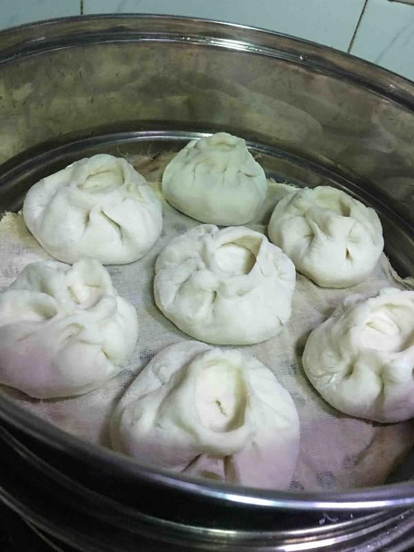 蒸芹菜肉大包子的做法-家常味蒸菜譜
