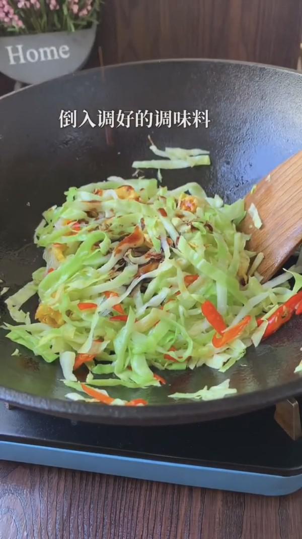 圓白菜炒粉絲的做法-家常味炒菜譜-易網健康養生網 圓白菜炒粉絲的做法-家常味炒菜譜