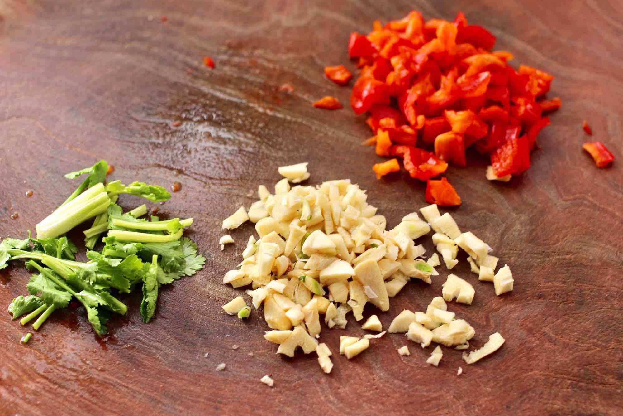 蒜香手撕包菜粉條的做法-家常味炒菜譜