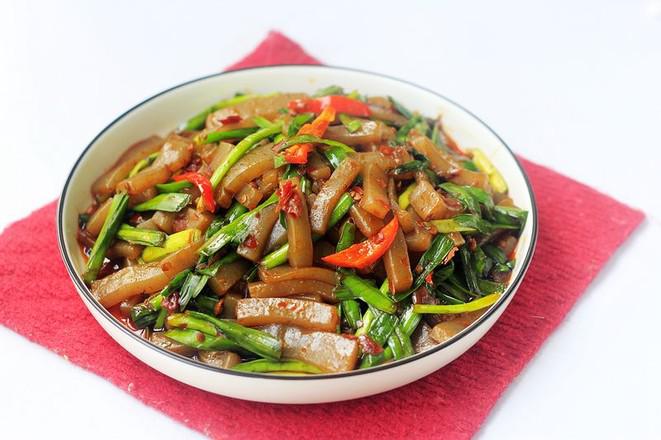 韭菜炒魔芋的做法-香辣味炒菜譜-易網健康養生網 韭菜炒魔芋的做法-香辣味炒菜譜