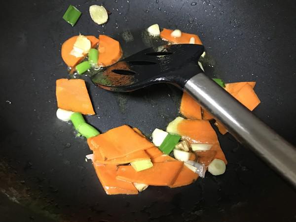 糖醋版溜肉段的做法-酸甜味熘菜譜