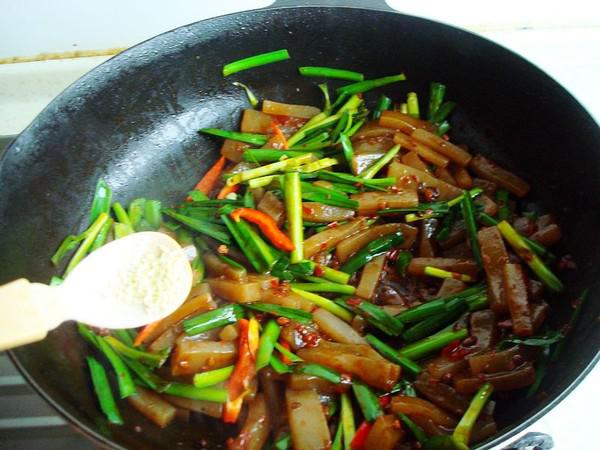 韭菜炒魔芋的做法-香辣味炒菜譜-易網健康養生網 韭菜炒魔芋的做法-香辣味炒菜譜