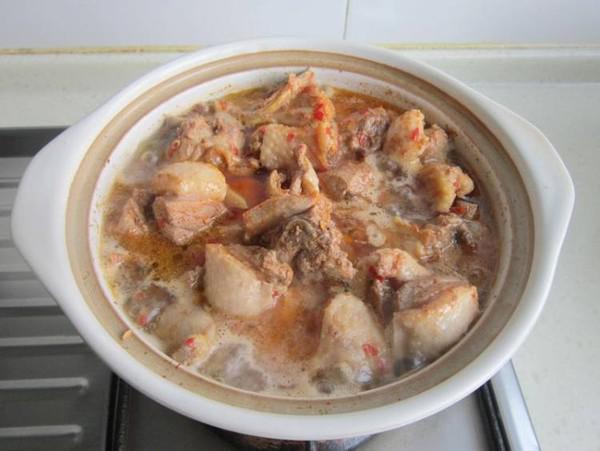 香辣雞煲的做法-家常味燉菜譜