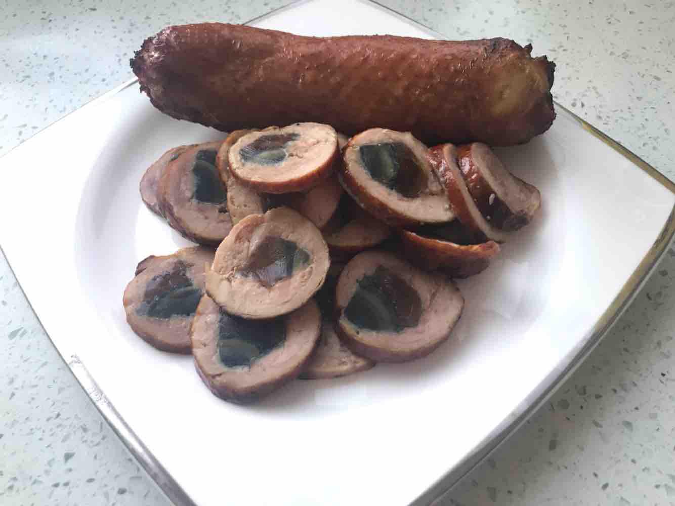 松花雞腿卷的做法-咸鮮味蒸菜譜-易網(wǎng)健康養(yǎng)生網(wǎng) 松花雞腿卷的做法-咸鮮味蒸菜譜