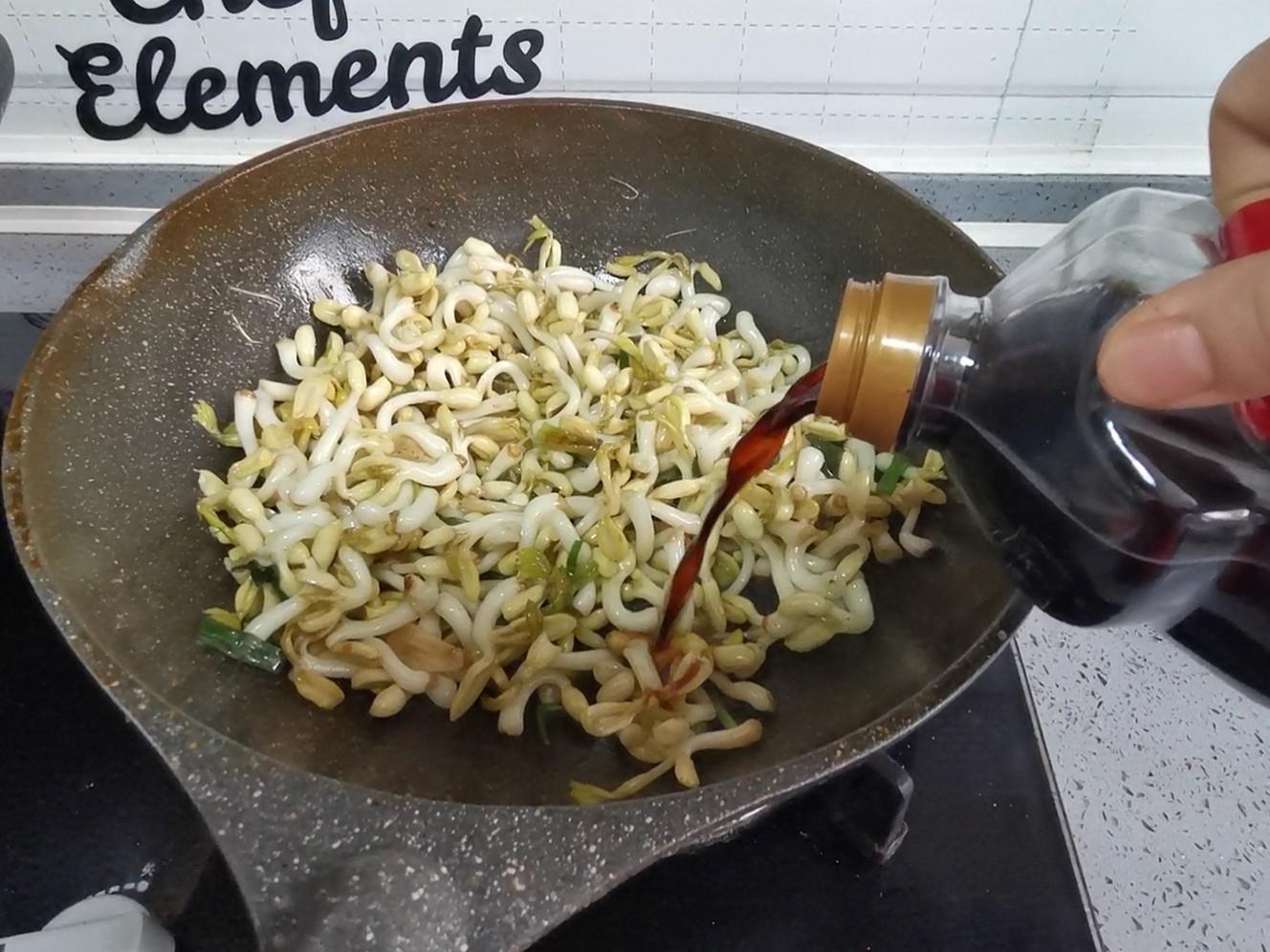 清炒花生芽的做法-家常味炒菜譜