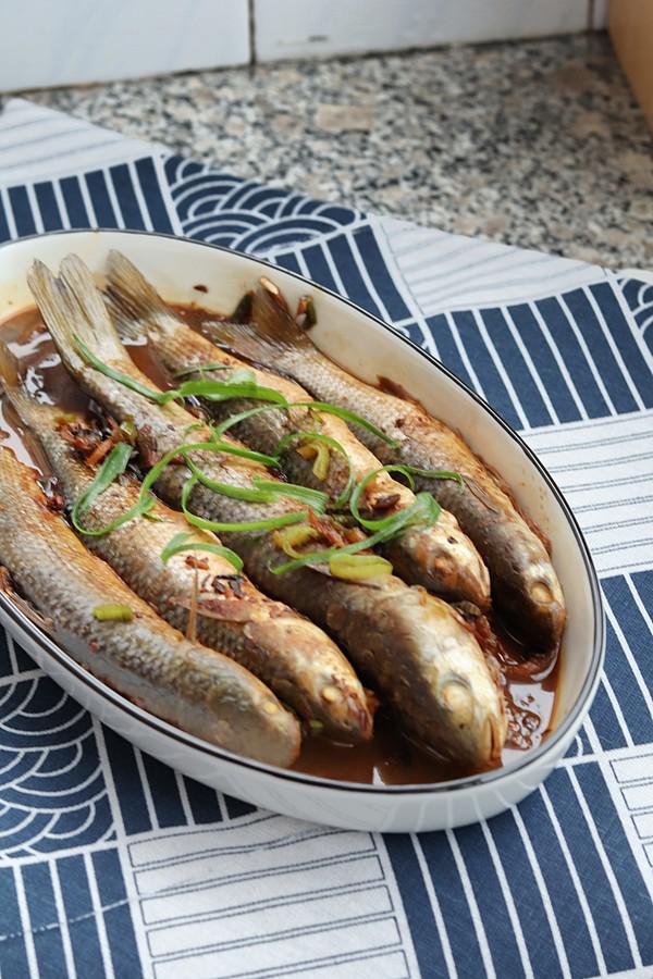 醬燜梭魚的做法-咸鮮味燉菜譜
