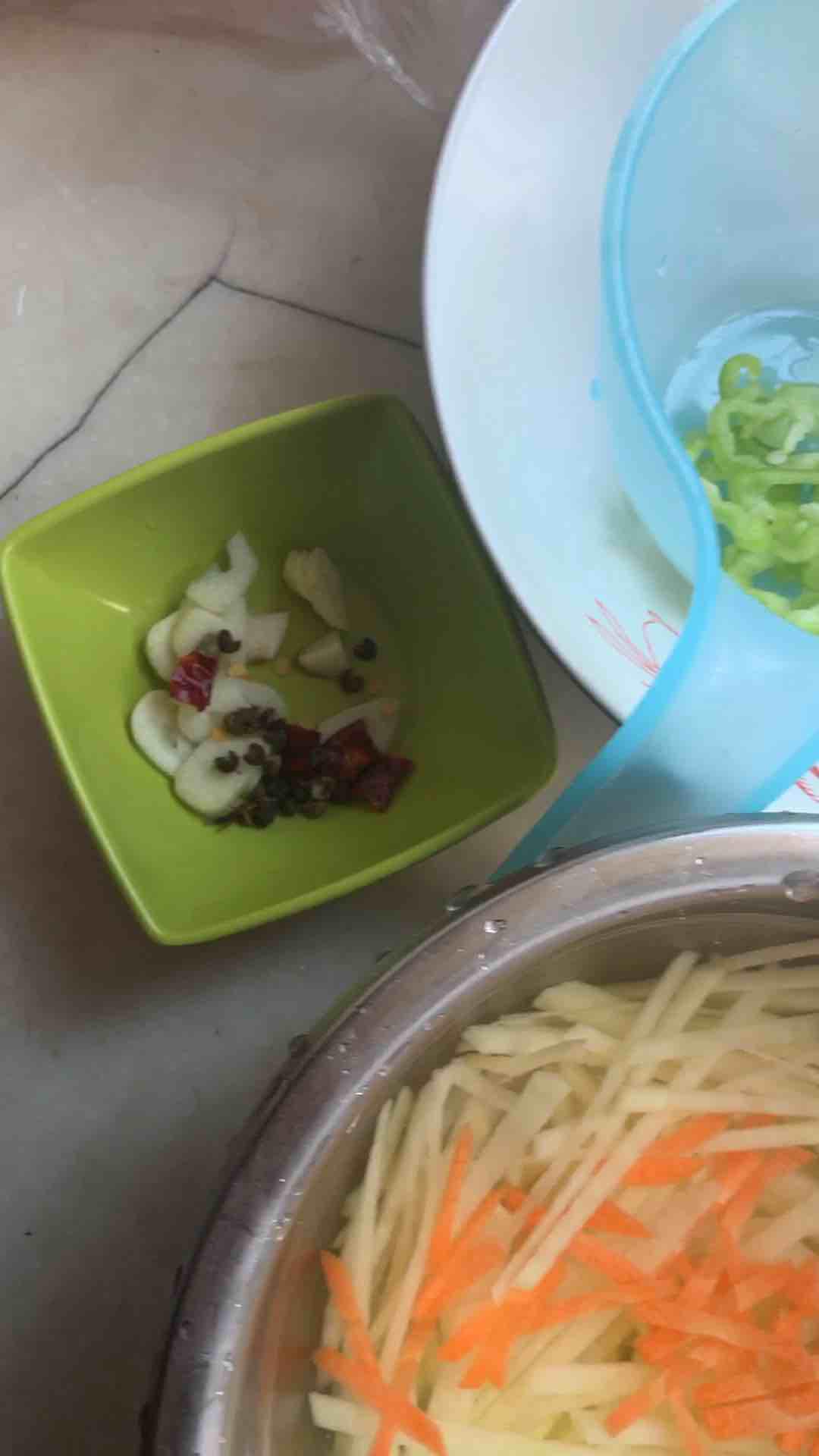 超級好吃的酸辣土豆絲的做法-香辣味炒菜譜