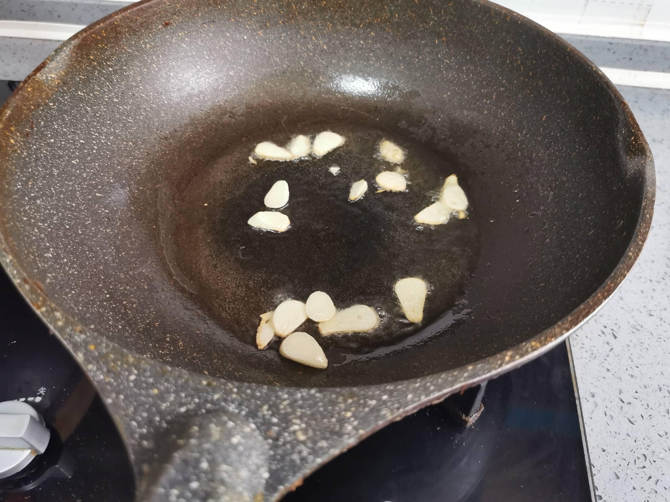 清炒花生芽的做法-家常味炒菜譜