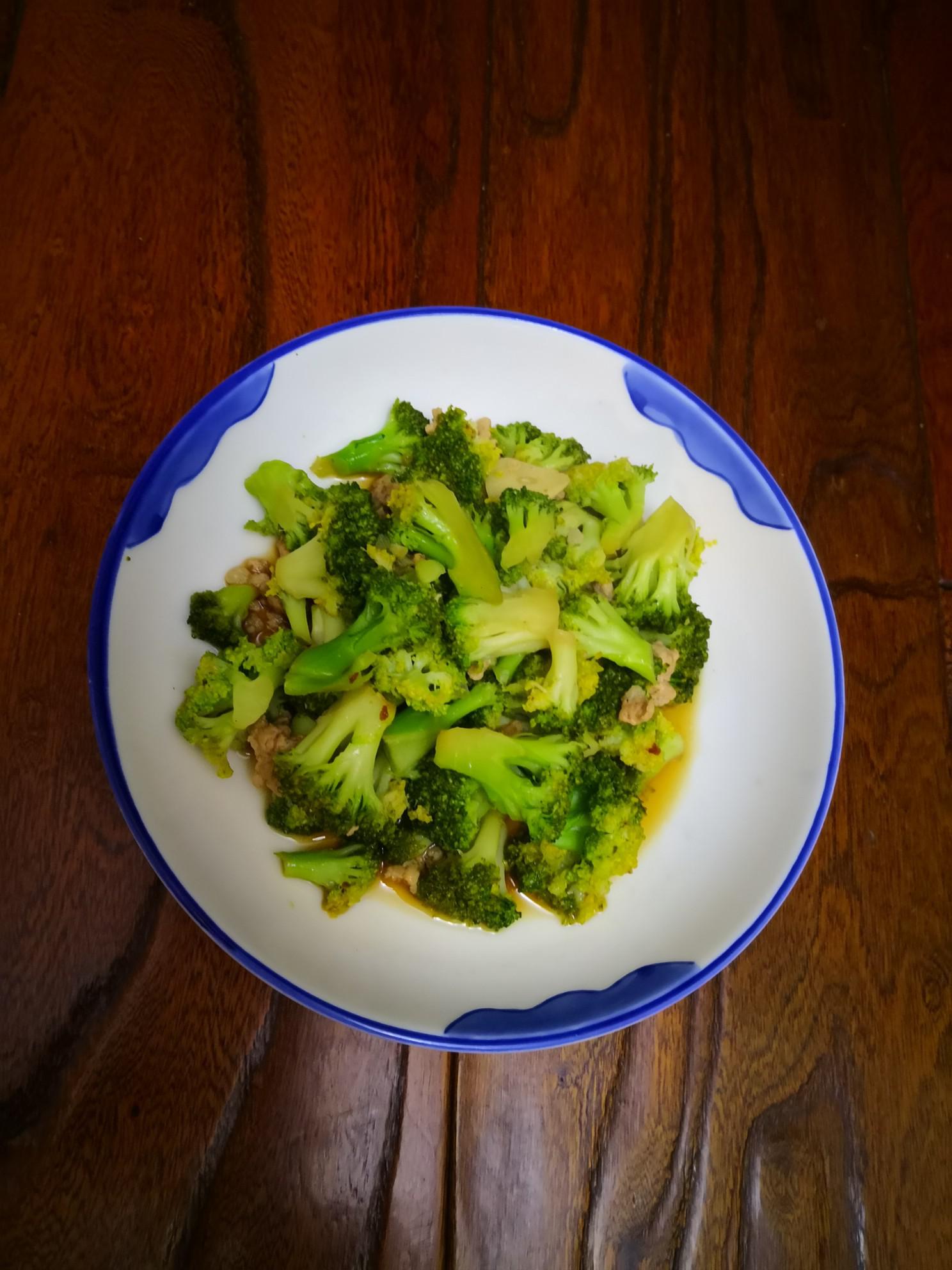 炒西蘭花的做法-家常味炒菜譜