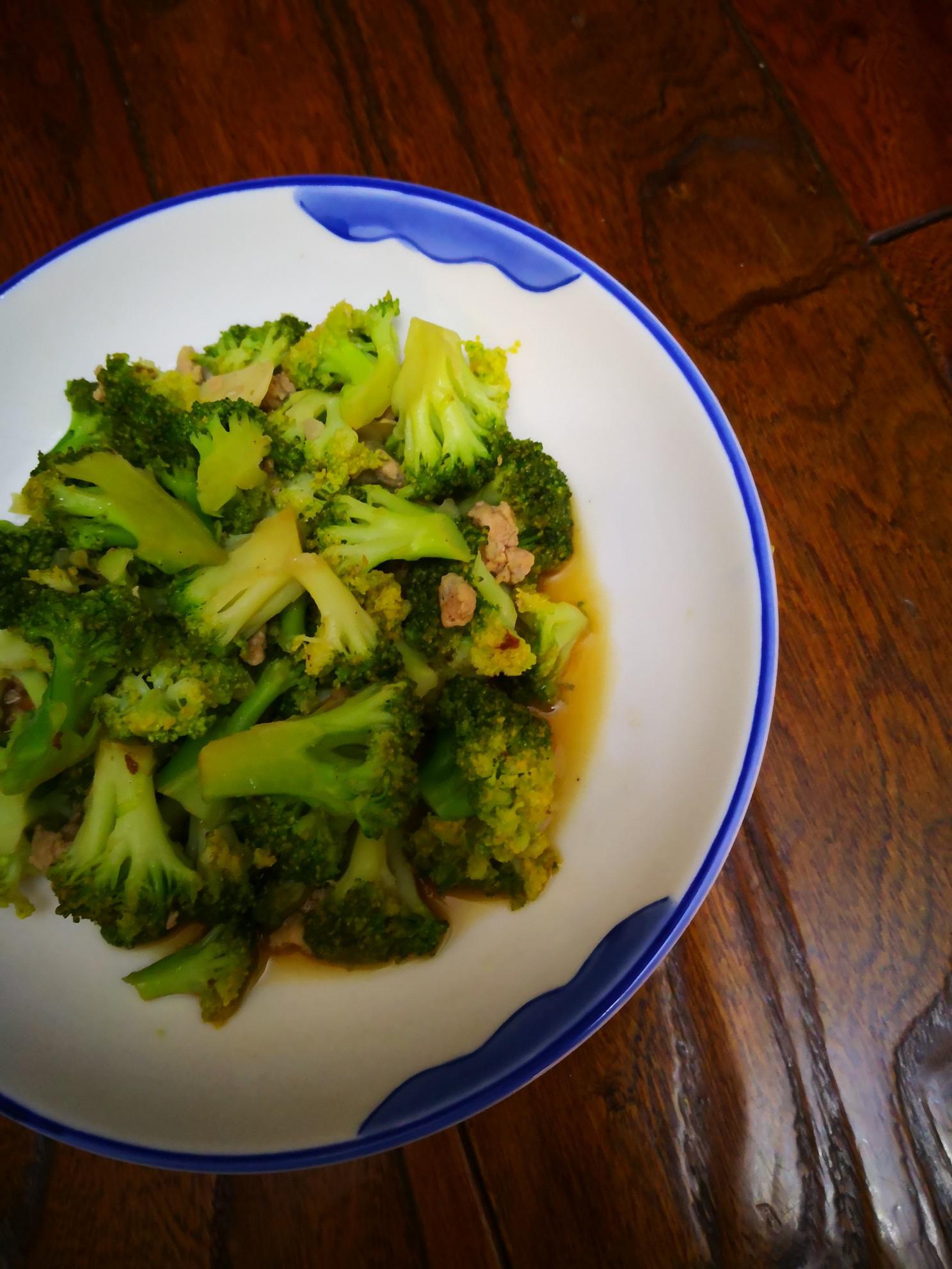 炒西蘭花的做法-家常味炒菜譜