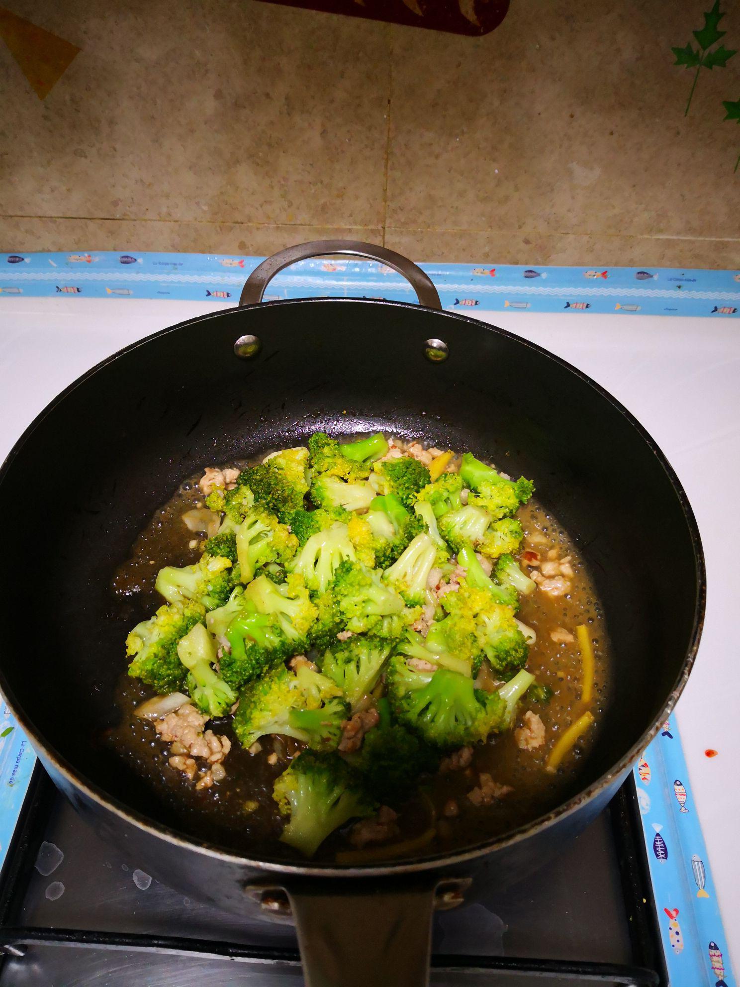 炒西蘭花的做法-家常味炒菜譜