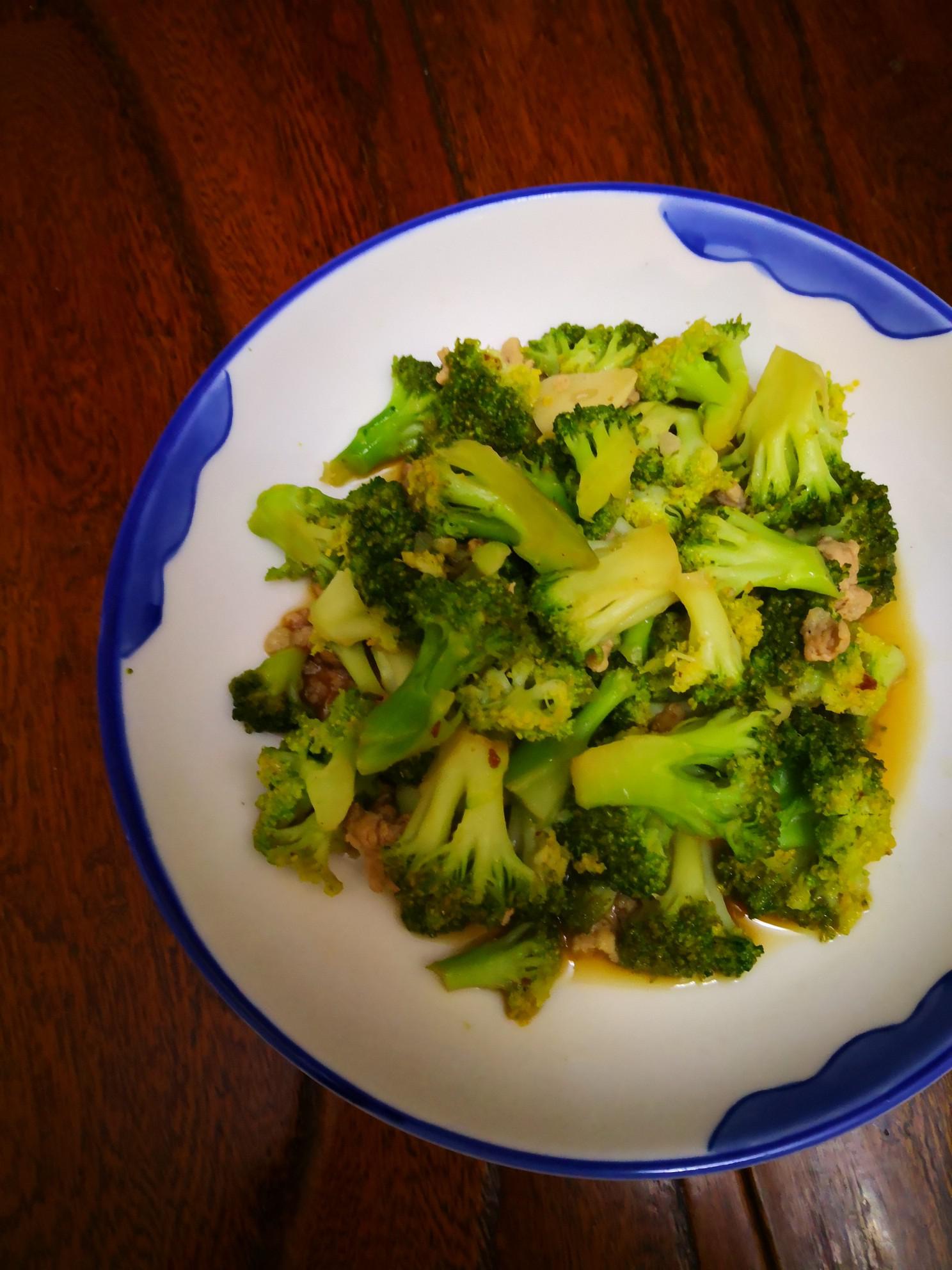 炒西蘭花的做法-家常味炒菜譜