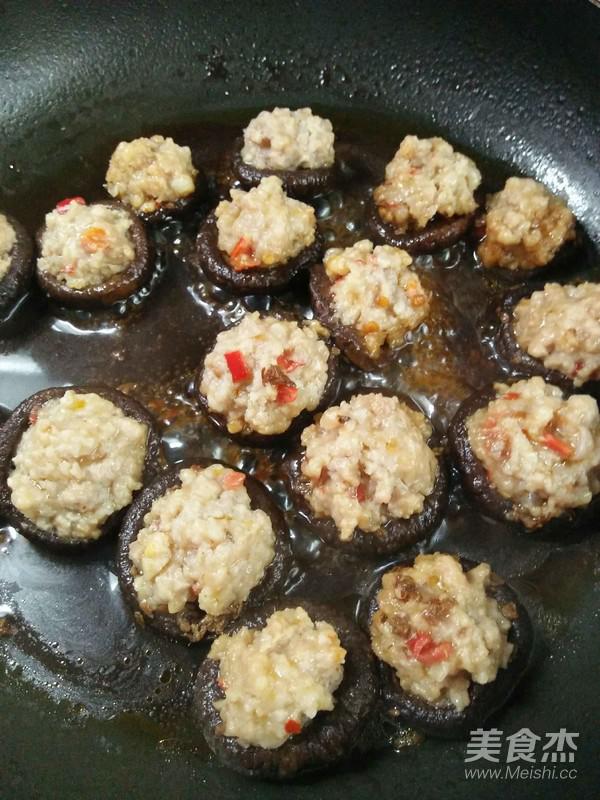 香菇釀肉的做法-咸鮮味煮菜譜-易網健康養生網 香菇釀肉的做法-咸鮮味煮菜譜