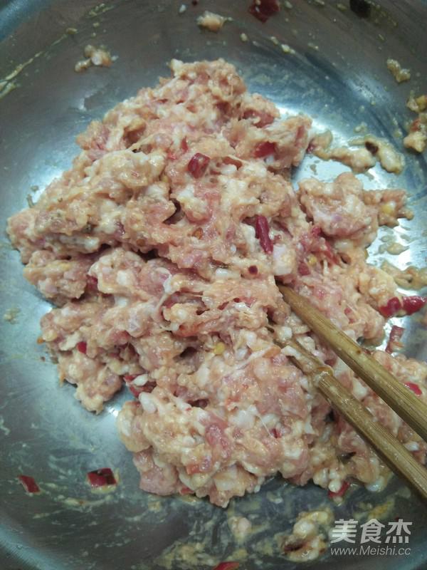 香菇釀肉的做法-咸鮮味煮菜譜-易網健康養生網 香菇釀肉的做法-咸鮮味煮菜譜