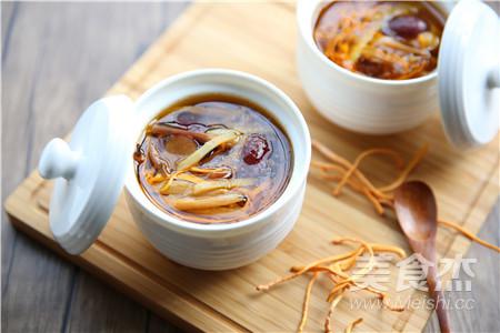 【滋補暖心】黃花菜蟲草花燉雞湯的做法-家常味燉菜譜-易網(wǎng)健康養(yǎng)生網(wǎng) 【滋補暖心】黃花菜蟲草花燉雞湯的做法-家常味燉菜譜