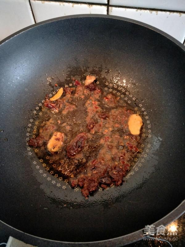 牛肉鍋，辣味牛肉，扒拉鍋的做法-家常味炒菜譜