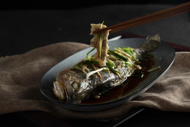 清蒸黃花魚！魚中的美味！的做法-咸鮮味蒸菜譜