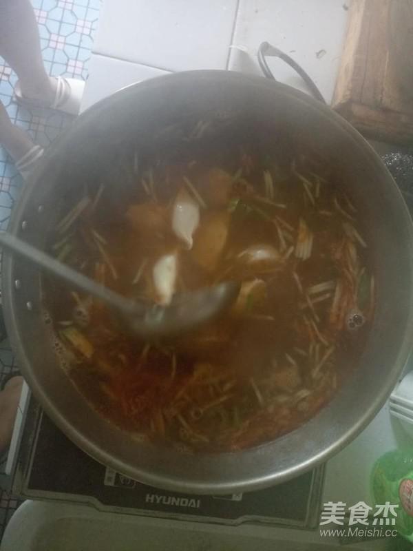 瞎搗亂的火鍋餃子的做法-紅油味煮菜譜