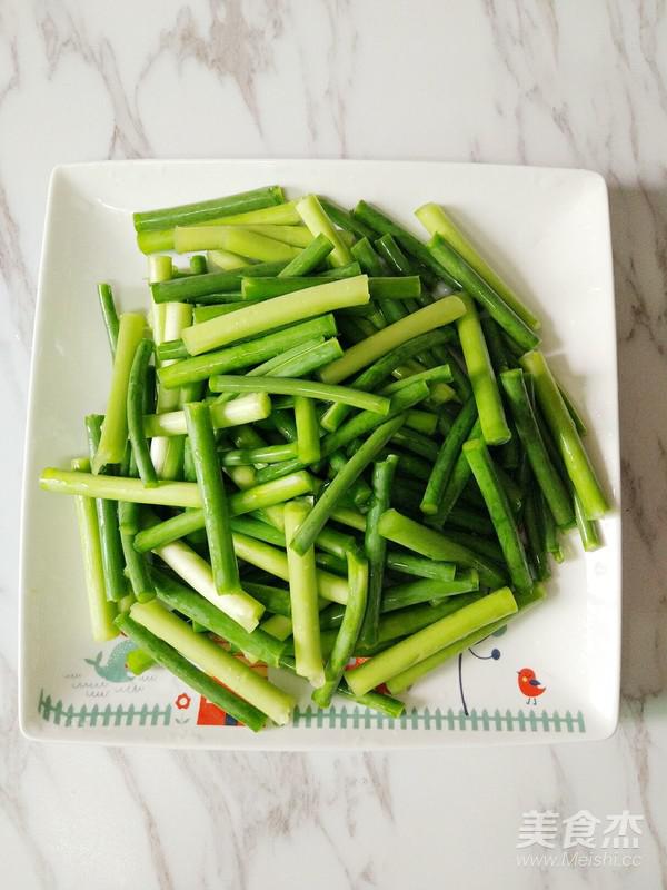 香辣蒜苔炒牛肉的做法-香辣味炒菜譜