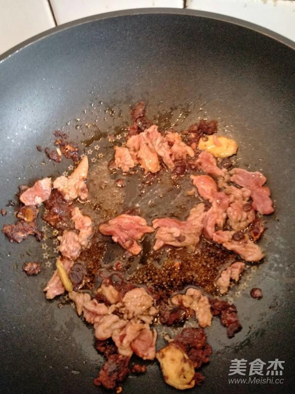 牛肉鍋，辣味牛肉，扒拉鍋的做法-家常味炒菜譜