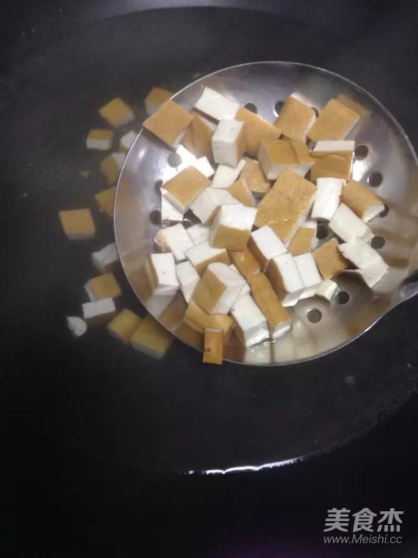 秋葵炒香干的做法-家常味炒菜譜-易網健康養生網 秋葵炒香干的做法-家常味炒菜譜