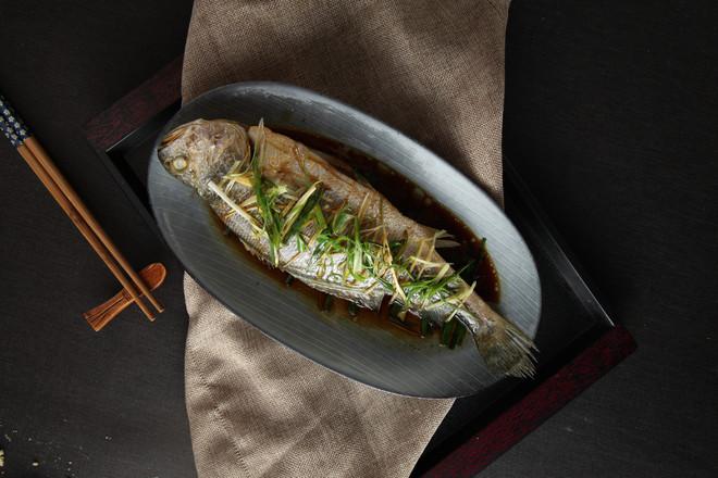清蒸黃花魚！魚中的美味！的做法-咸鮮味蒸菜譜