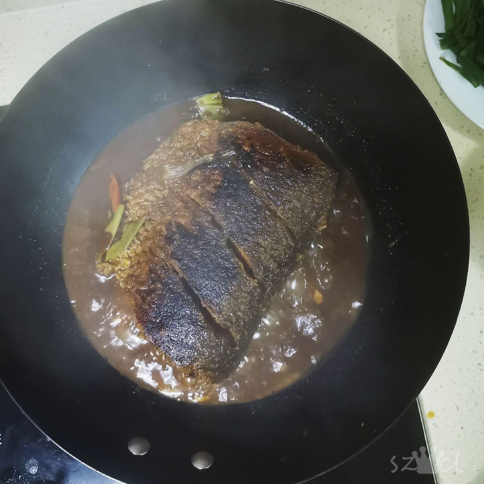 家常紅燒魚(yú)的做法-咸鮮味燉菜譜