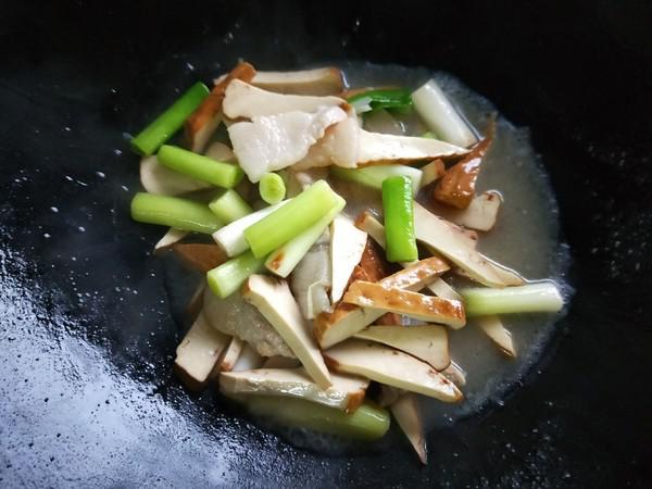 大蒜肉片炒豆腐干的做法-家常味炒菜譜