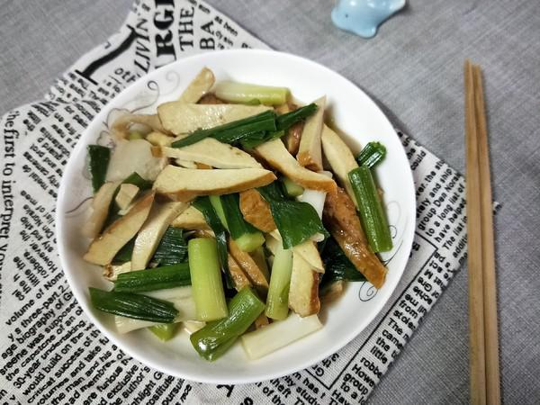 大蒜肉片炒豆腐干的做法-家常味炒菜譜