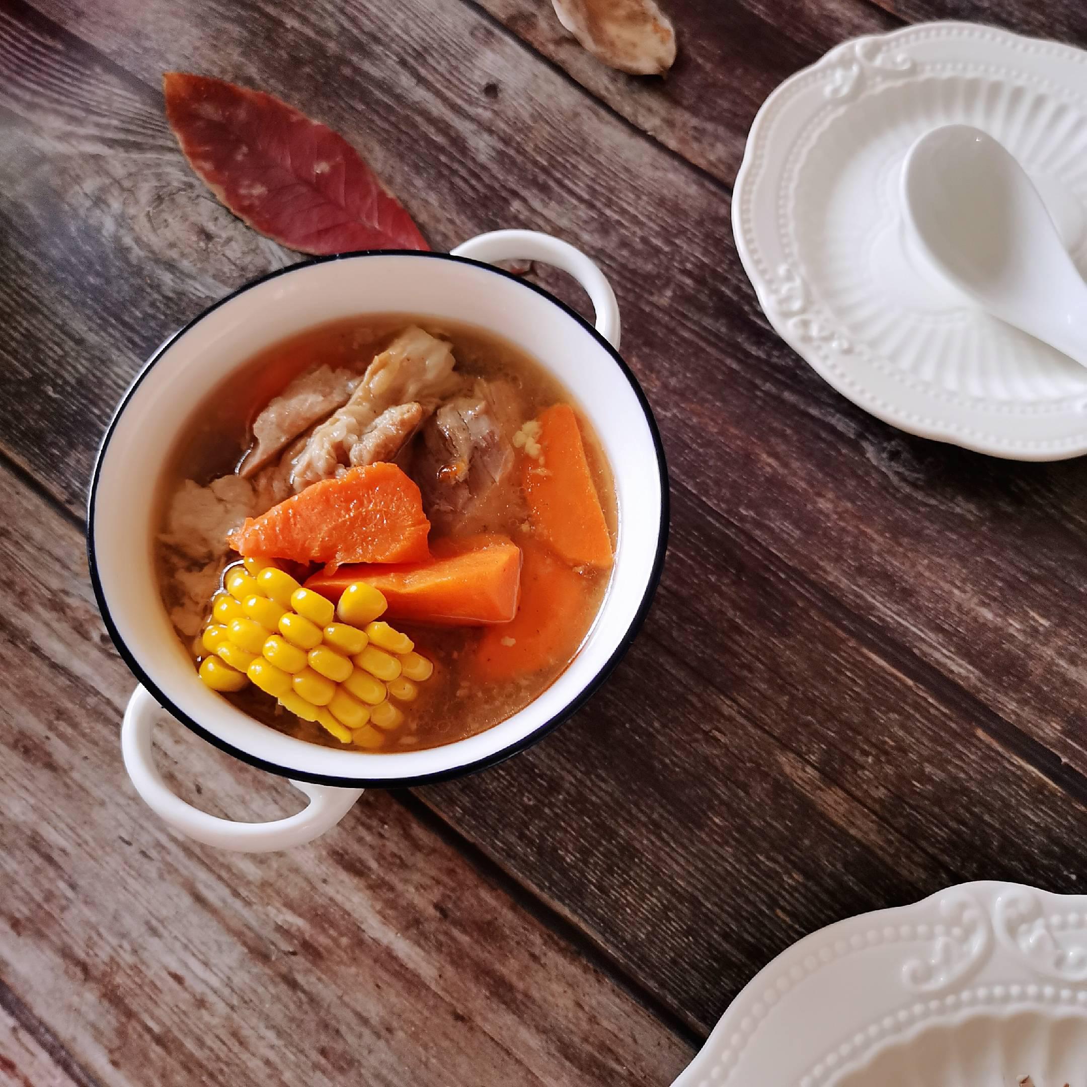 胡蘿卜玉米大骨湯的做法-家常味燉菜譜