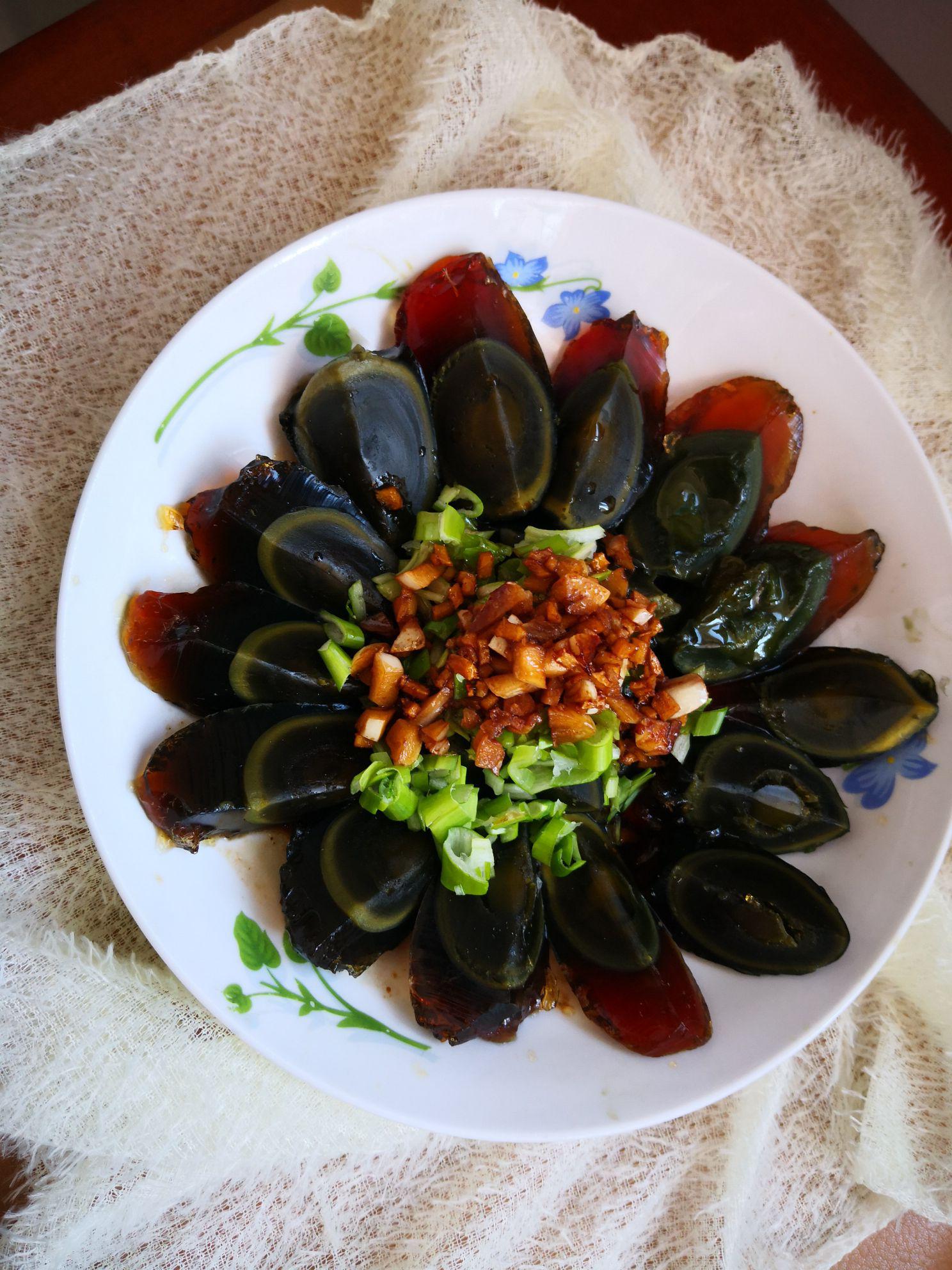 澆汁松花蛋的做法-酸甜味拌菜譜-易網(wǎng)健康養(yǎng)生網(wǎng) 澆汁松花蛋的做法-酸甜味拌菜譜