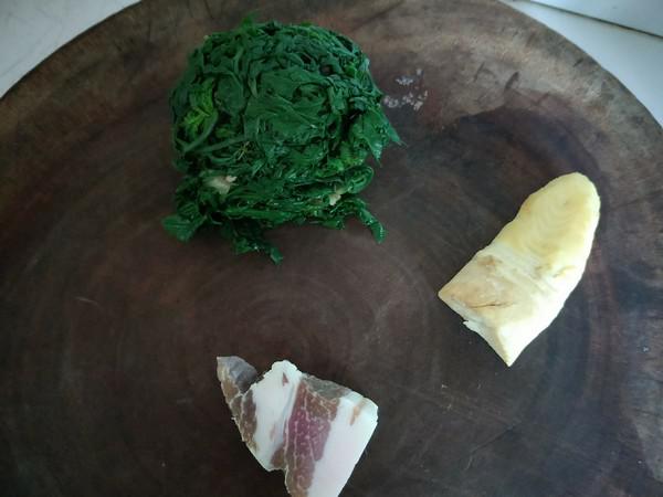 筍丁咸肉炒薺菜的做法-咸鮮味炒菜譜