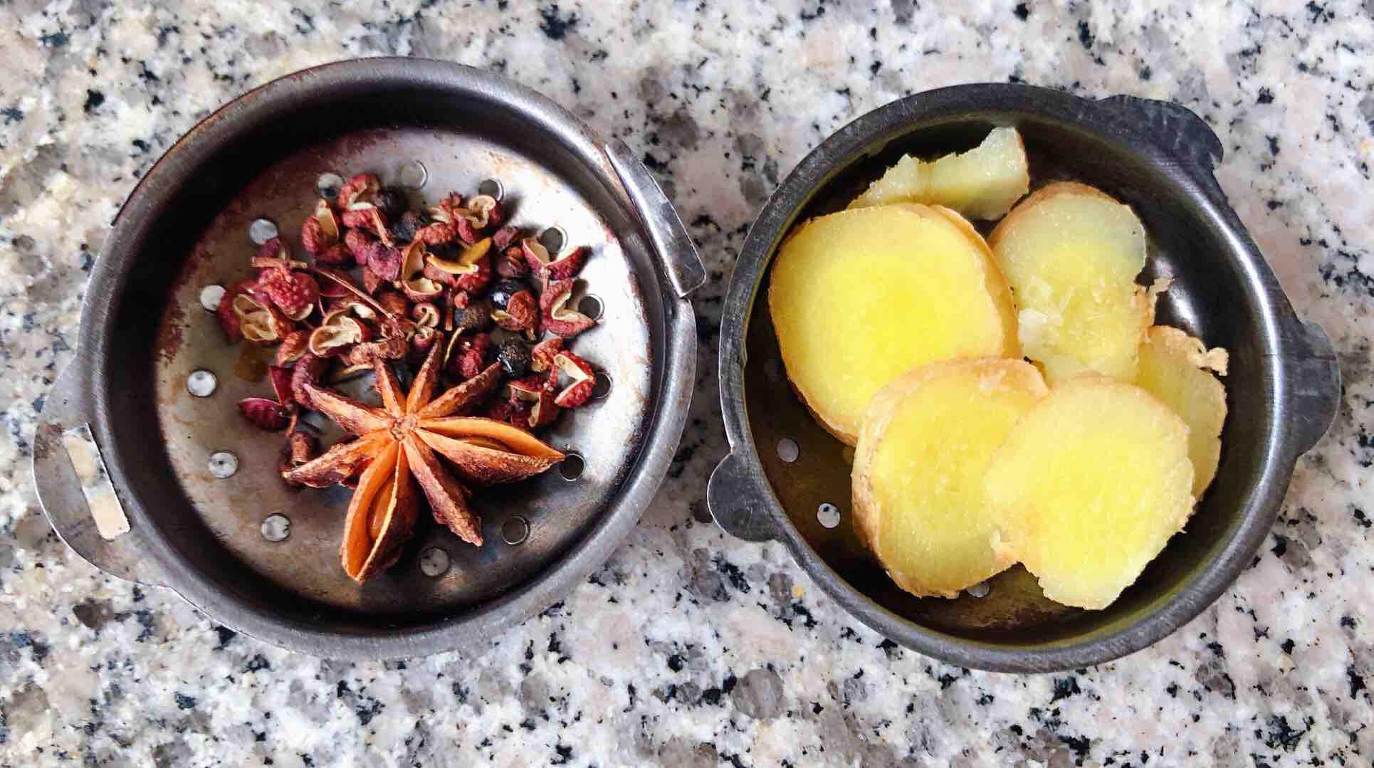 網(wǎng)紅檸檬鳳爪的做法-酸辣味煮菜譜