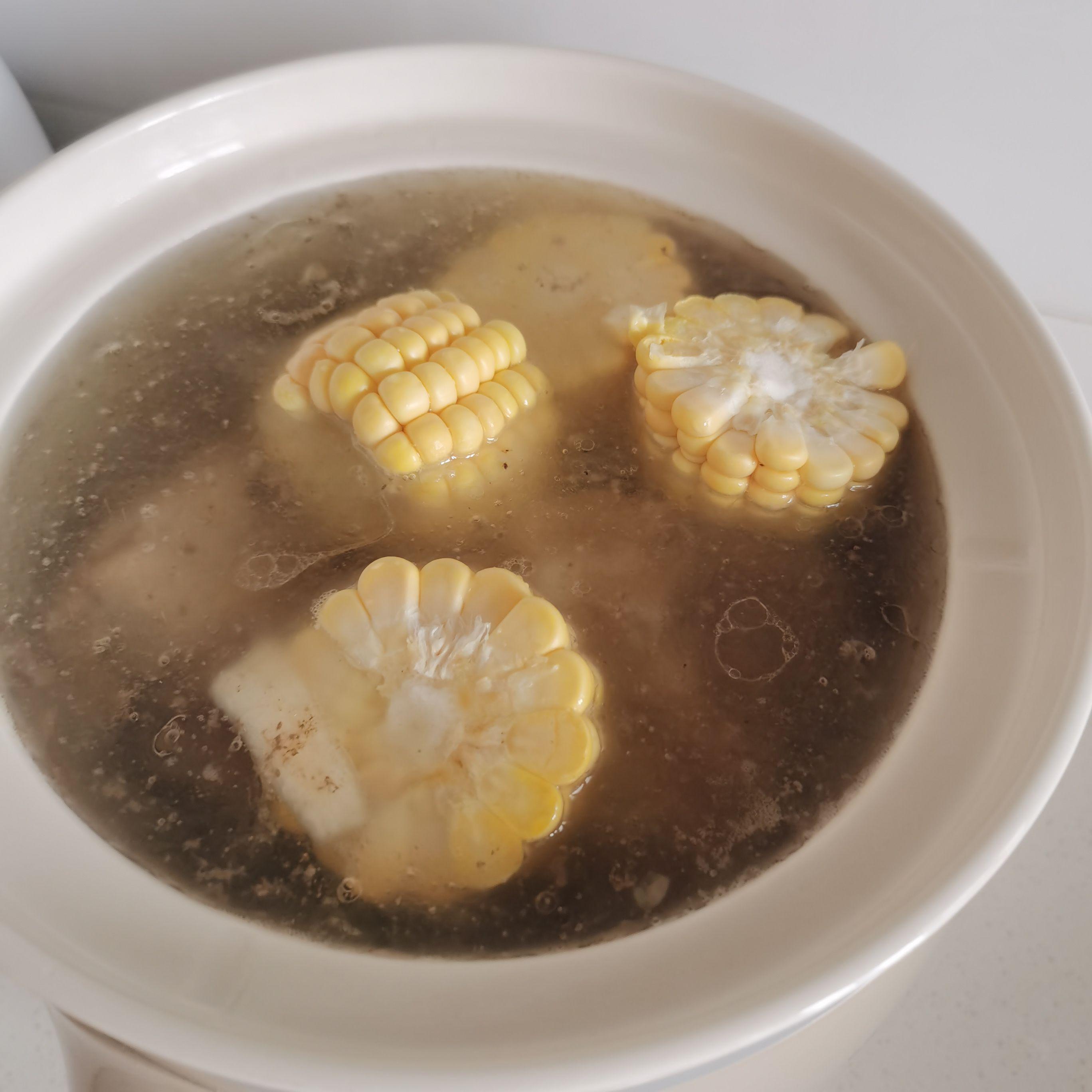 胡蘿卜玉米大骨湯的做法-家常味燉菜譜