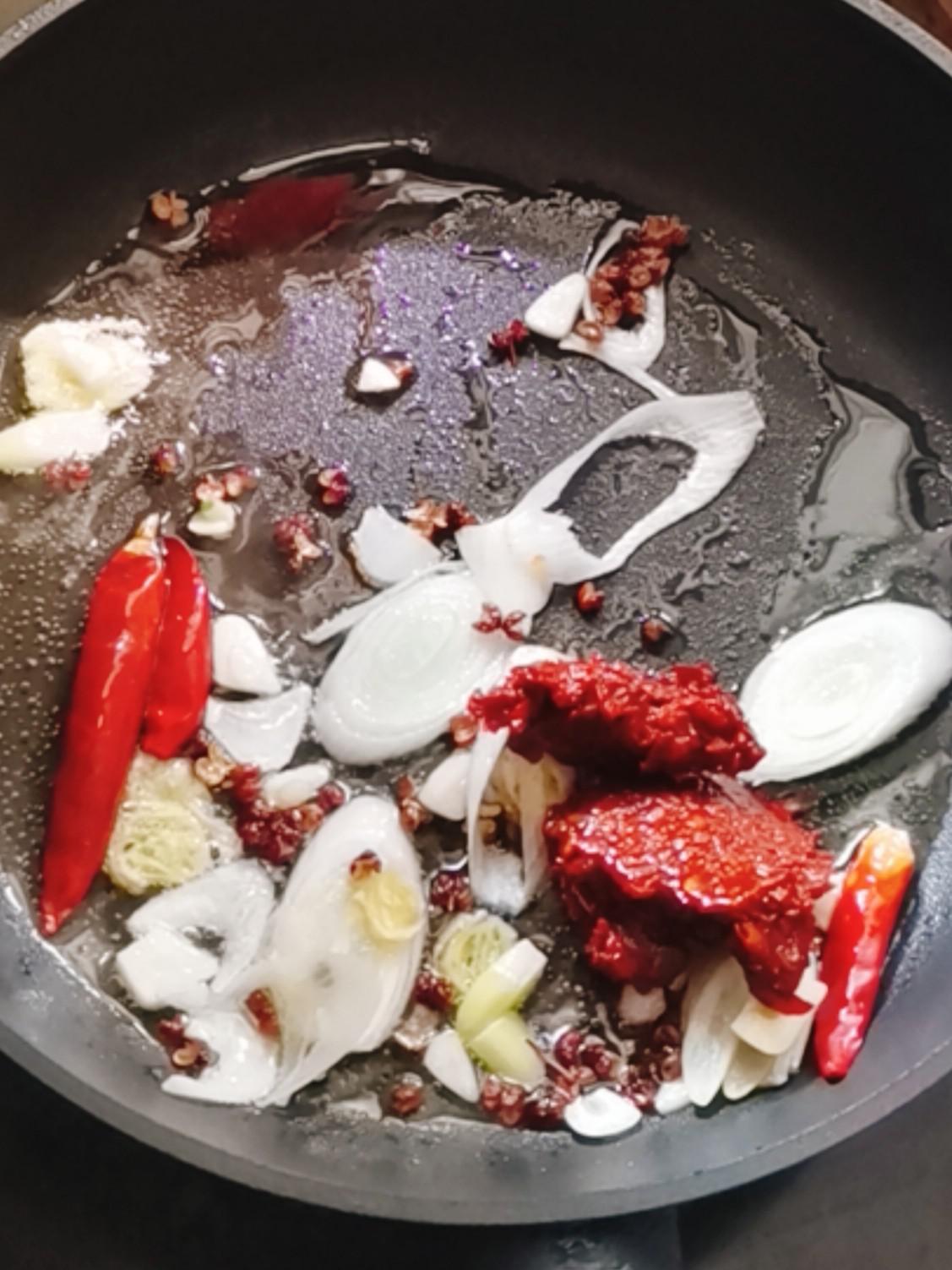 水煮雞片的做法-麻辣味煮菜譜-易網健康養生網 水煮雞片的做法-麻辣味煮菜譜