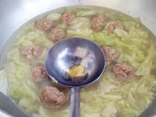 大白菜豬肉丸子湯的做法-咸鮮味煮菜譜-易網(wǎng)健康養(yǎng)生網(wǎng) 大白菜豬肉丸子湯的做法-咸鮮味煮菜譜