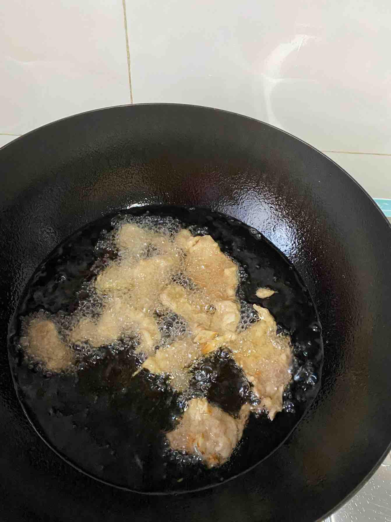 家庭版鍋包肉，好吃到停不下來的做法-酸甜味炸菜譜