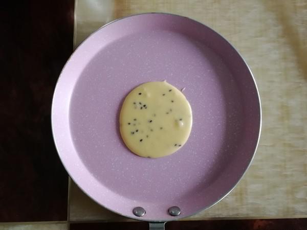 平底鍋煎蛋卷的做法-甜味烘焙菜譜