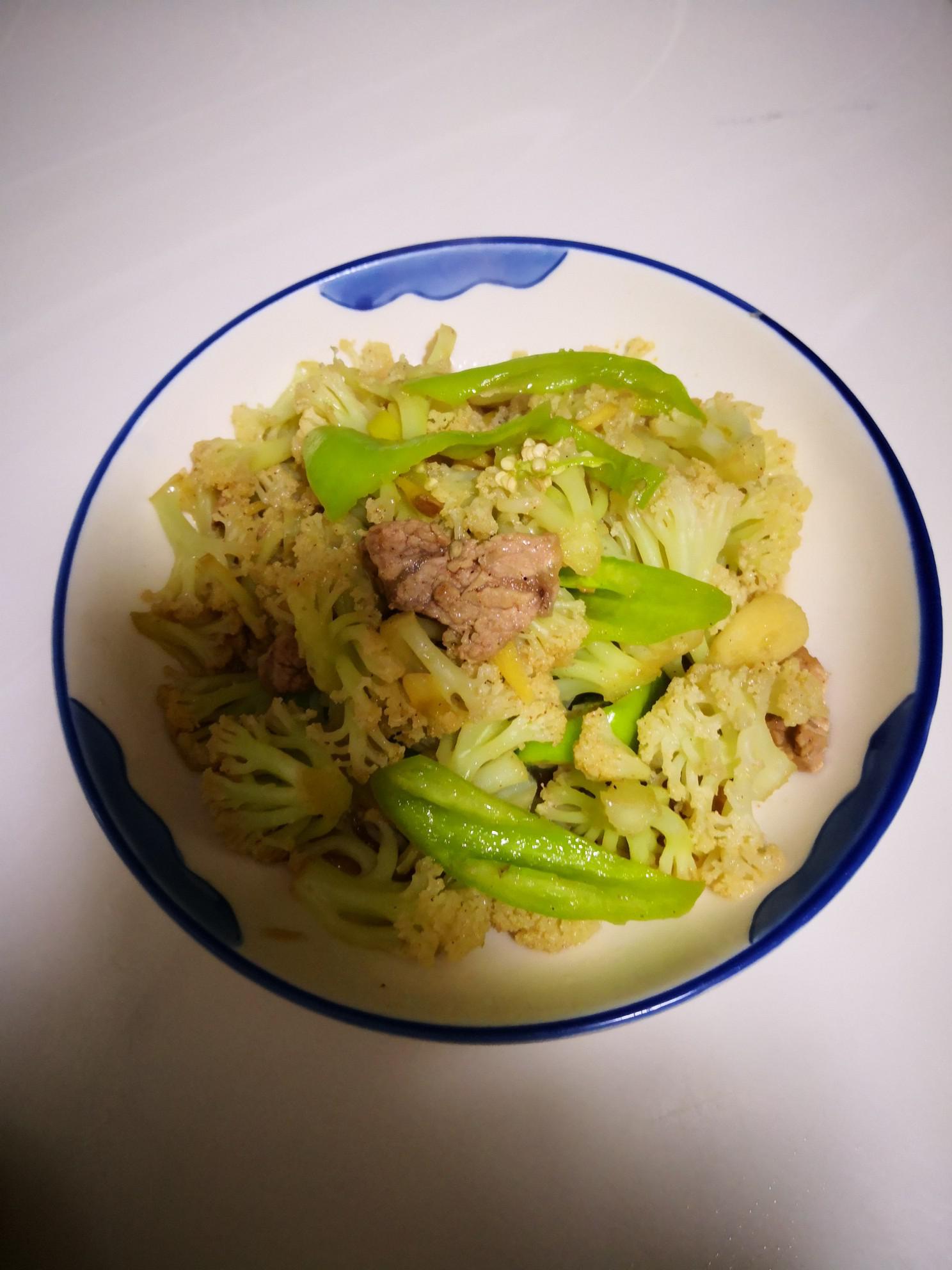 尖椒炒菜花的做法-家常味炒菜譜