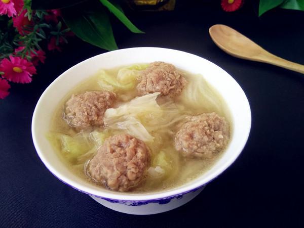 大白菜豬肉丸子湯的做法-咸鮮味煮菜譜-易網(wǎng)健康養(yǎng)生網(wǎng) 大白菜豬肉丸子湯的做法-咸鮮味煮菜譜