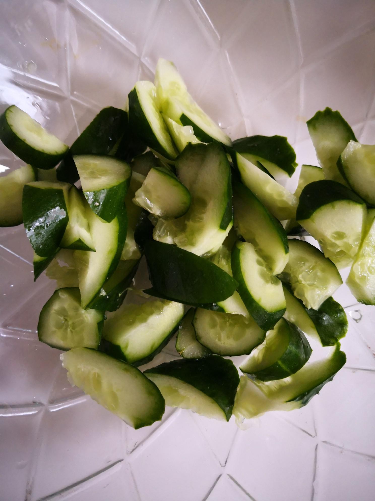 蝦皮拍黃瓜的做法-酸甜味拌菜譜