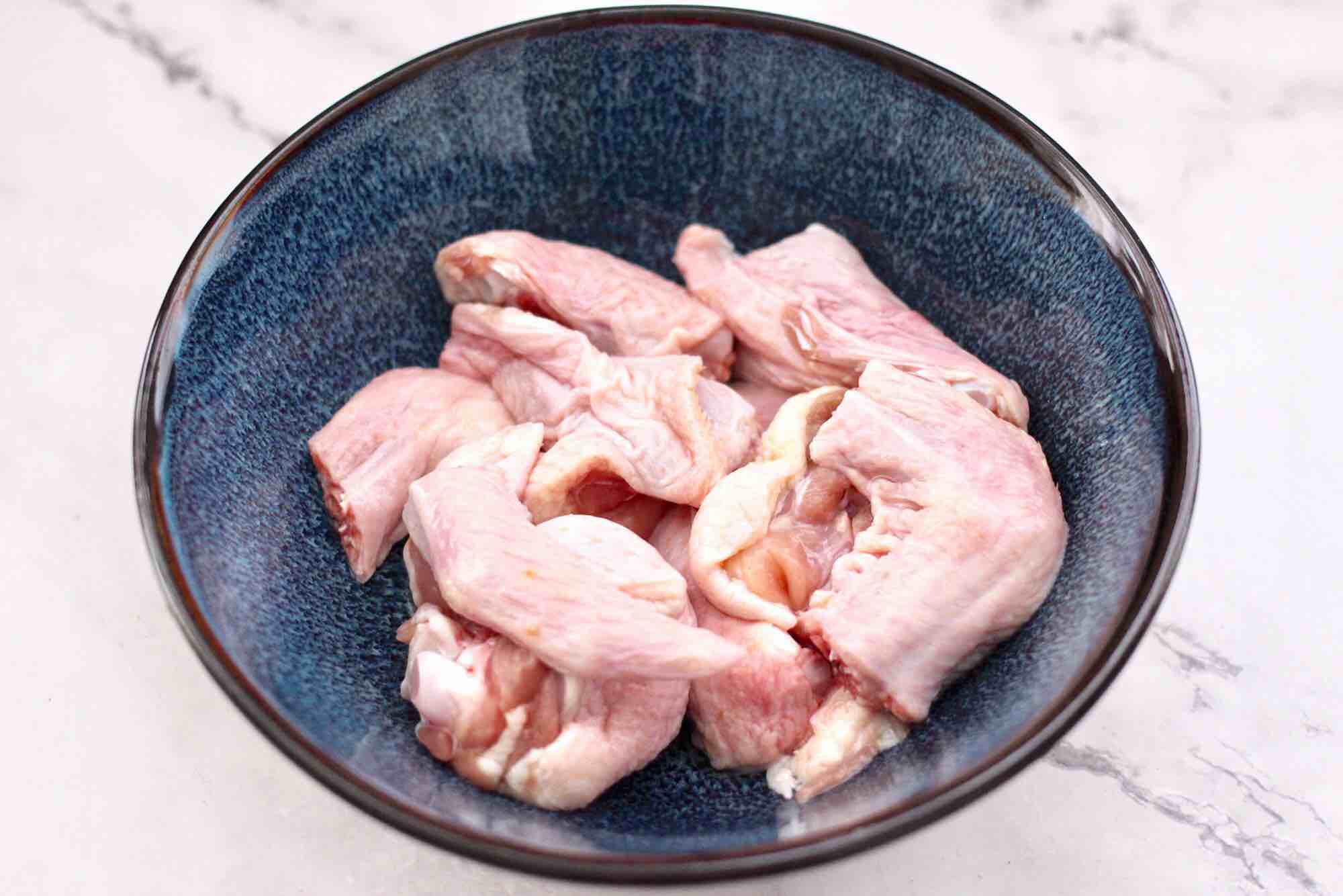 杏鮑菇蒸雞翅的做法-香辣味蒸菜譜-易網健康養生網 杏鮑菇蒸雞翅的做法-香辣味蒸菜譜