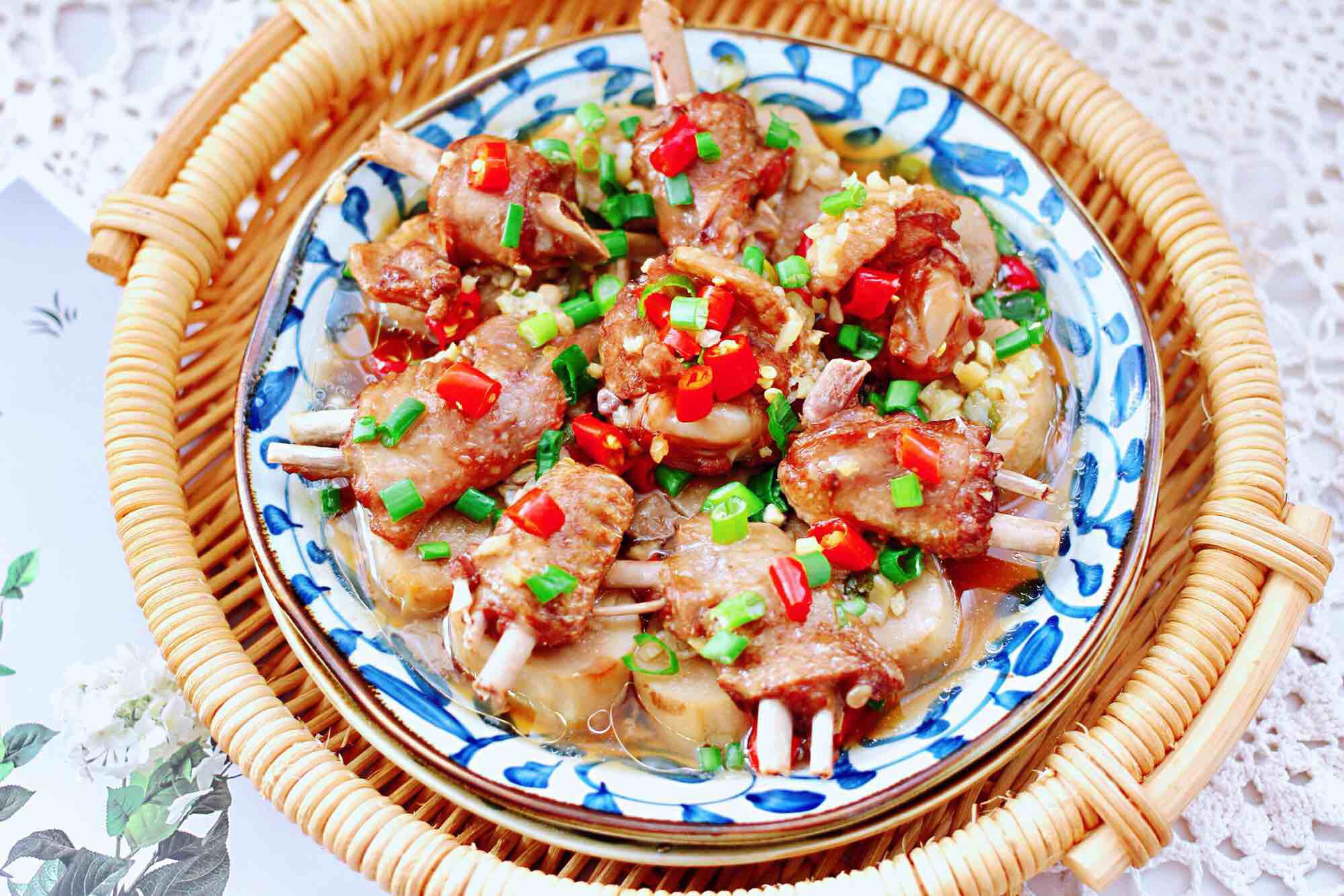 杏鮑菇蒸雞翅的做法-香辣味蒸菜譜-易網健康養生網 杏鮑菇蒸雞翅的做法-香辣味蒸菜譜