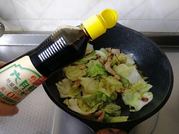 手撕包菜炒肉的做法-咸鮮味炒菜譜