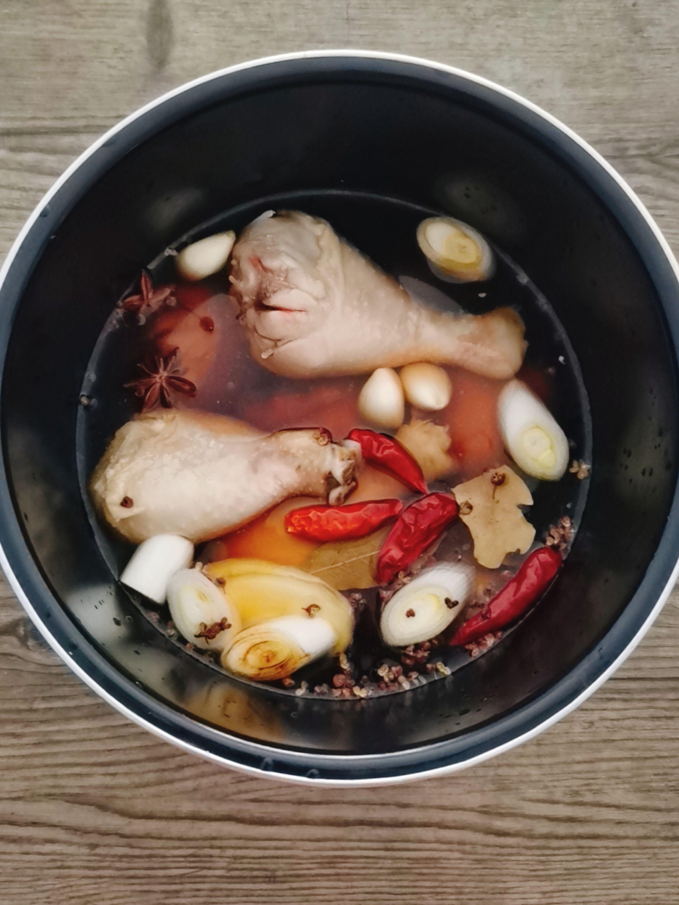 鹵雞腿的做法-咸鮮味煮菜譜