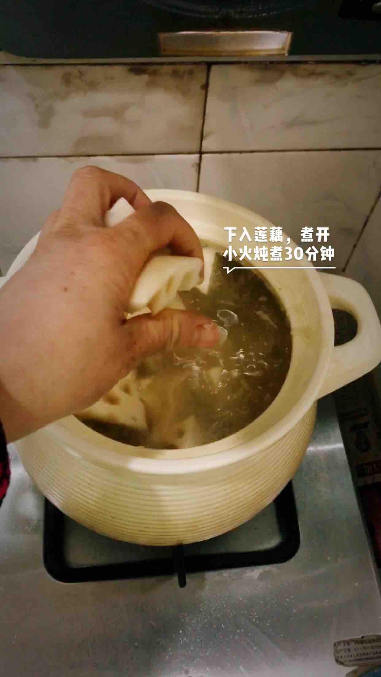 蓮藕排骨湯的做法-家常味煨菜譜