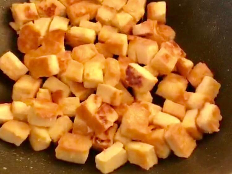 蝦仁豆腐的做法-咸鮮味炒菜譜