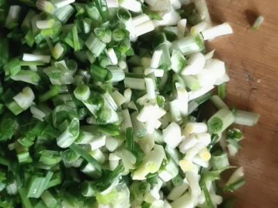 野韭菜炒雞蛋的做法-家常味炒菜譜