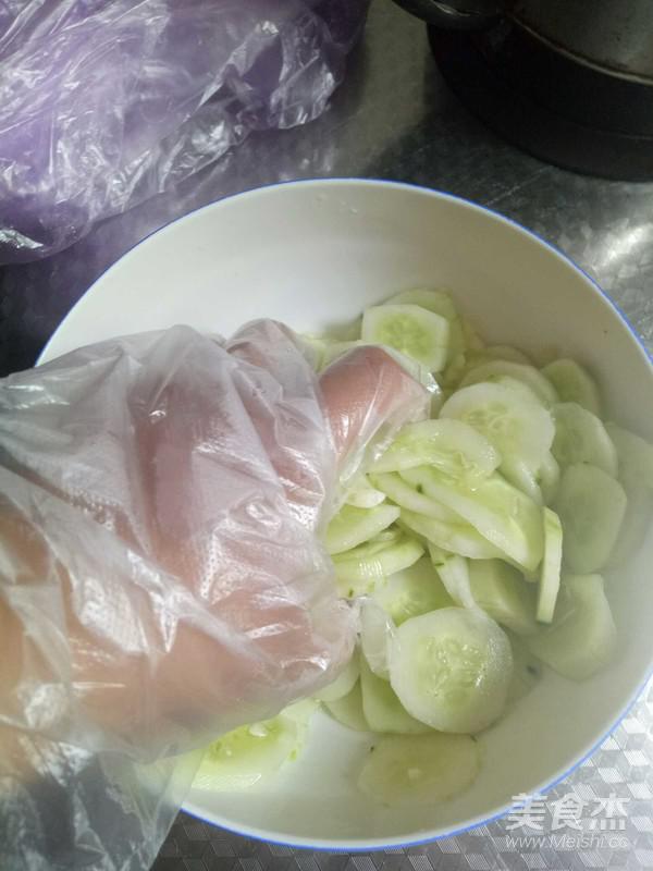 涼拌黃瓜的做法-家常味拌菜譜-易網健康養生網 涼拌黃瓜的做法-家常味拌菜譜